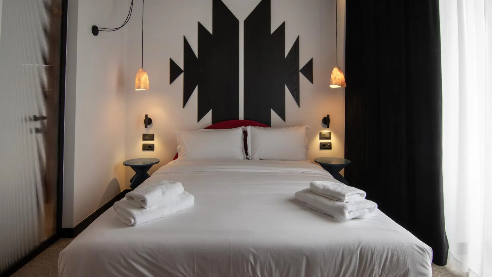 Bazaar Hotel Tirana