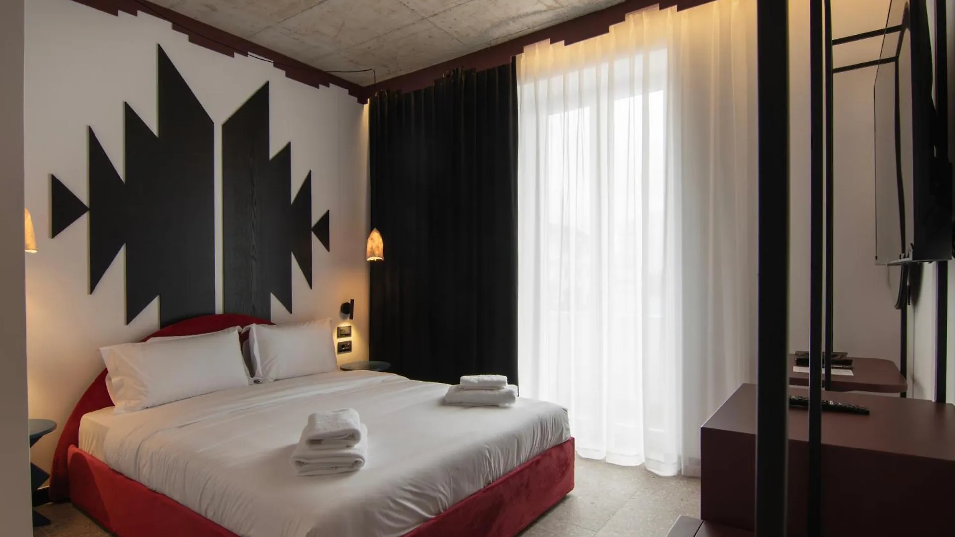 Bazaar Hotel Tirana