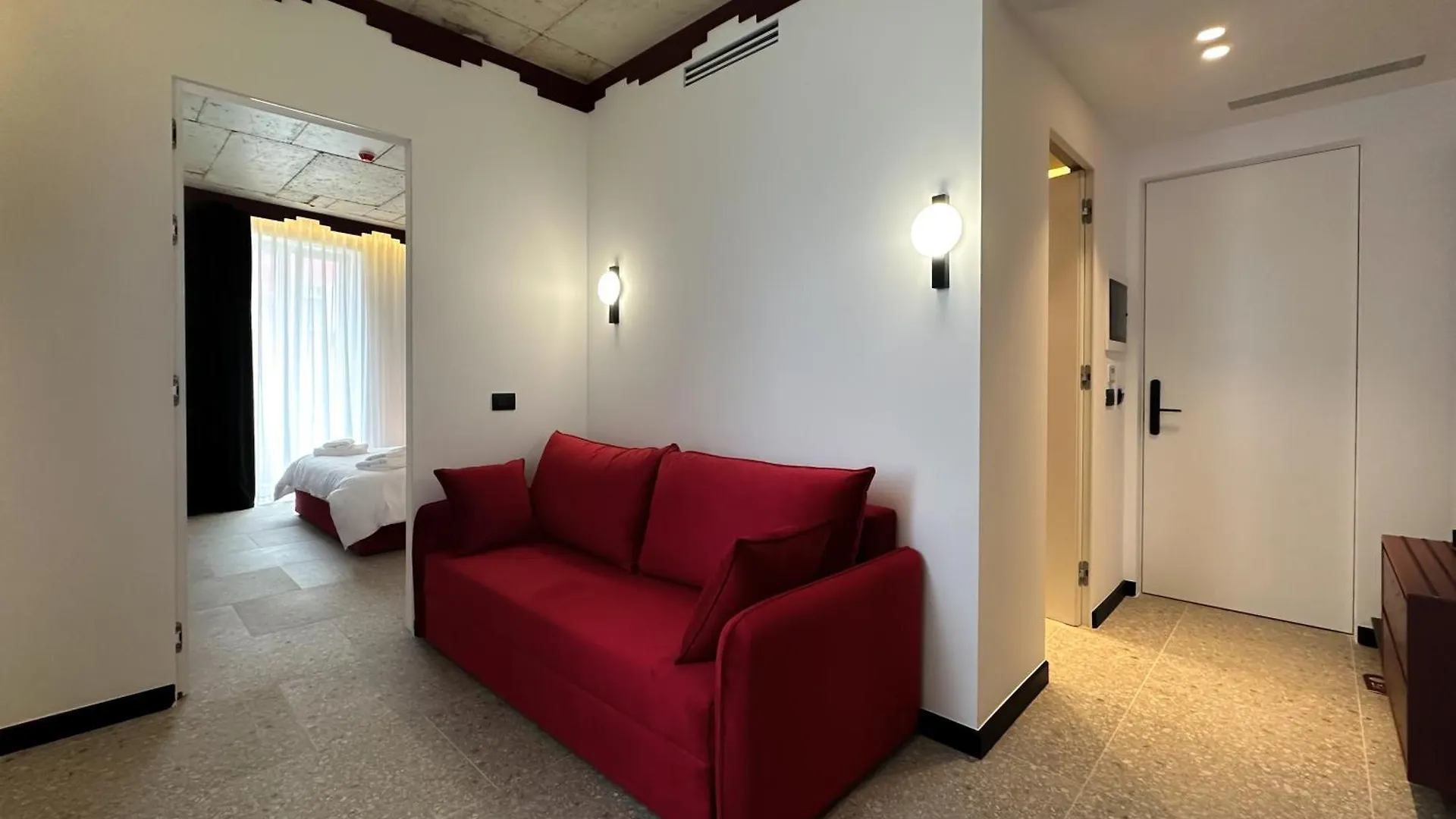 Bazaar Hotel Tirana 4*,
