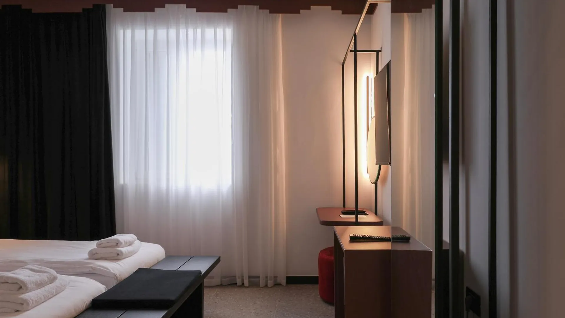 Bazaar Hotel Tirana