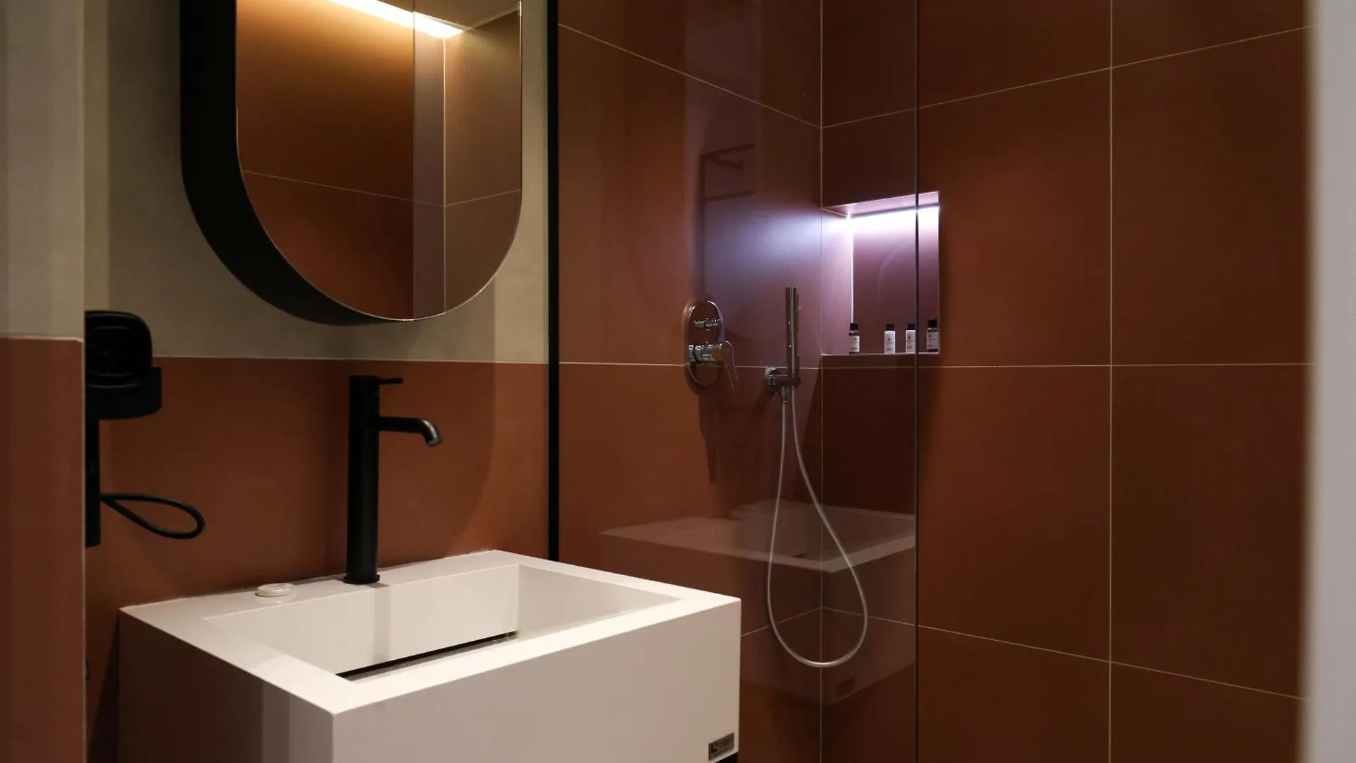 Bazaar Hotel Tirana 4*,