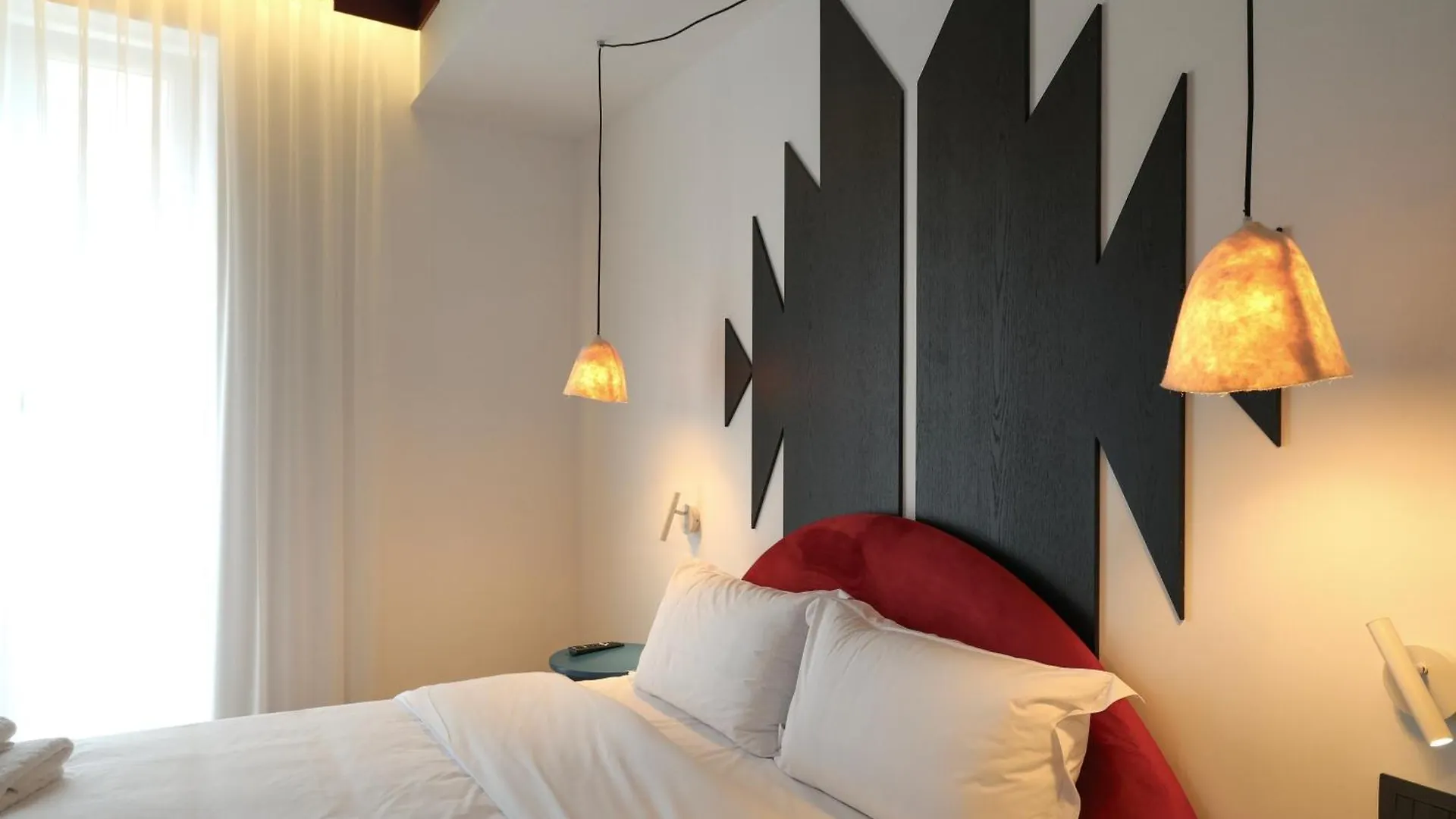Bazaar Hotel Tirana 4*,